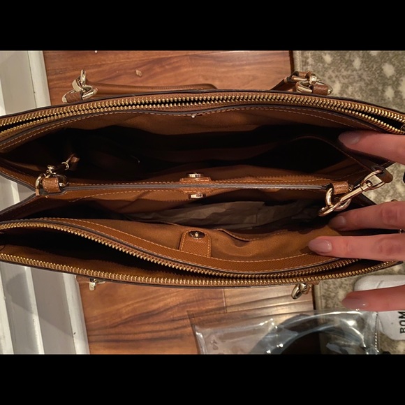 Coach purse - Picture 4 of 11